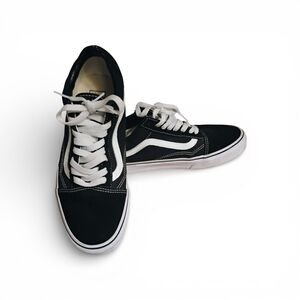 Vans Men's 8.5 Black and White Old Skool Sneakers